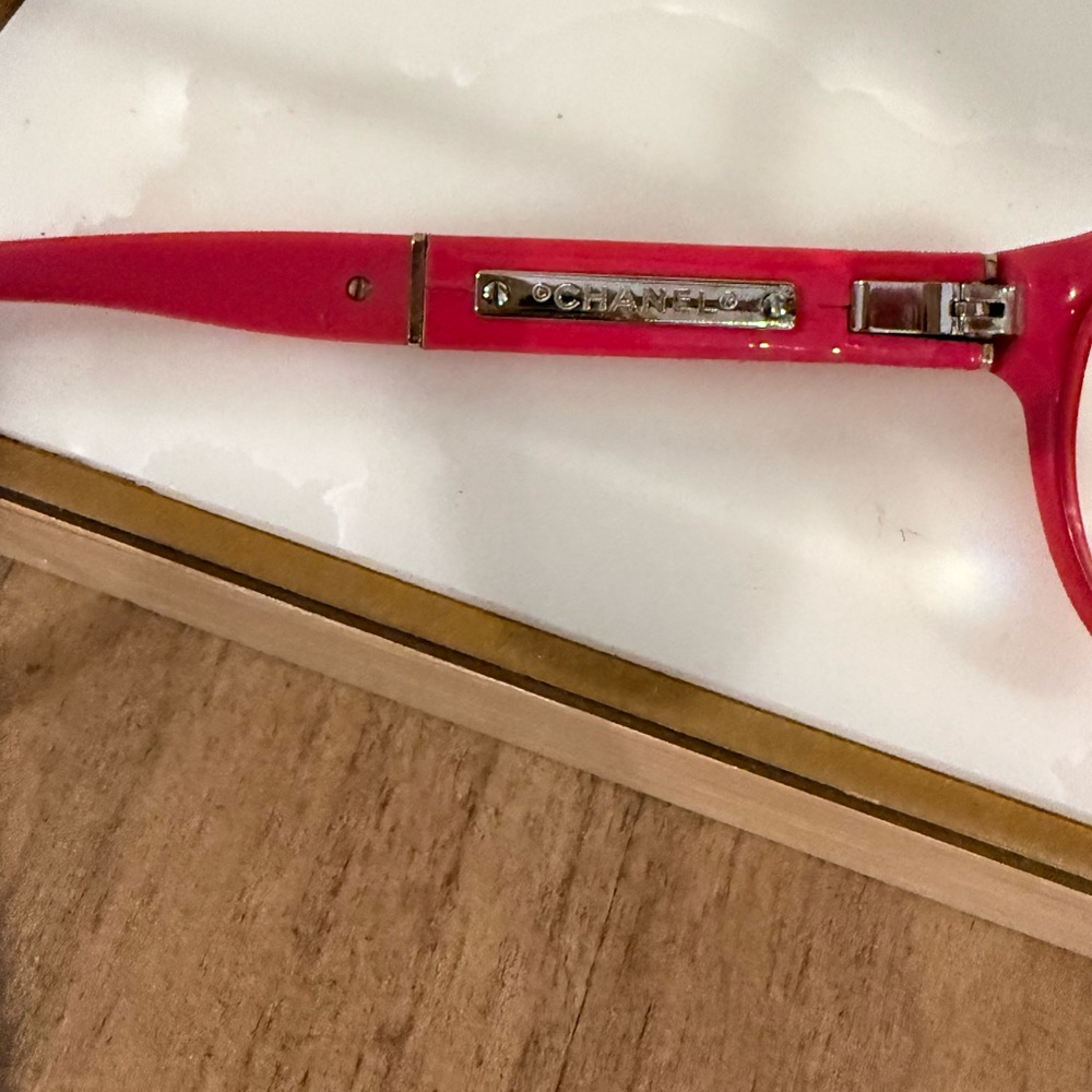 CHANEL Bold Pink Eyewear - Picture 5 of 5